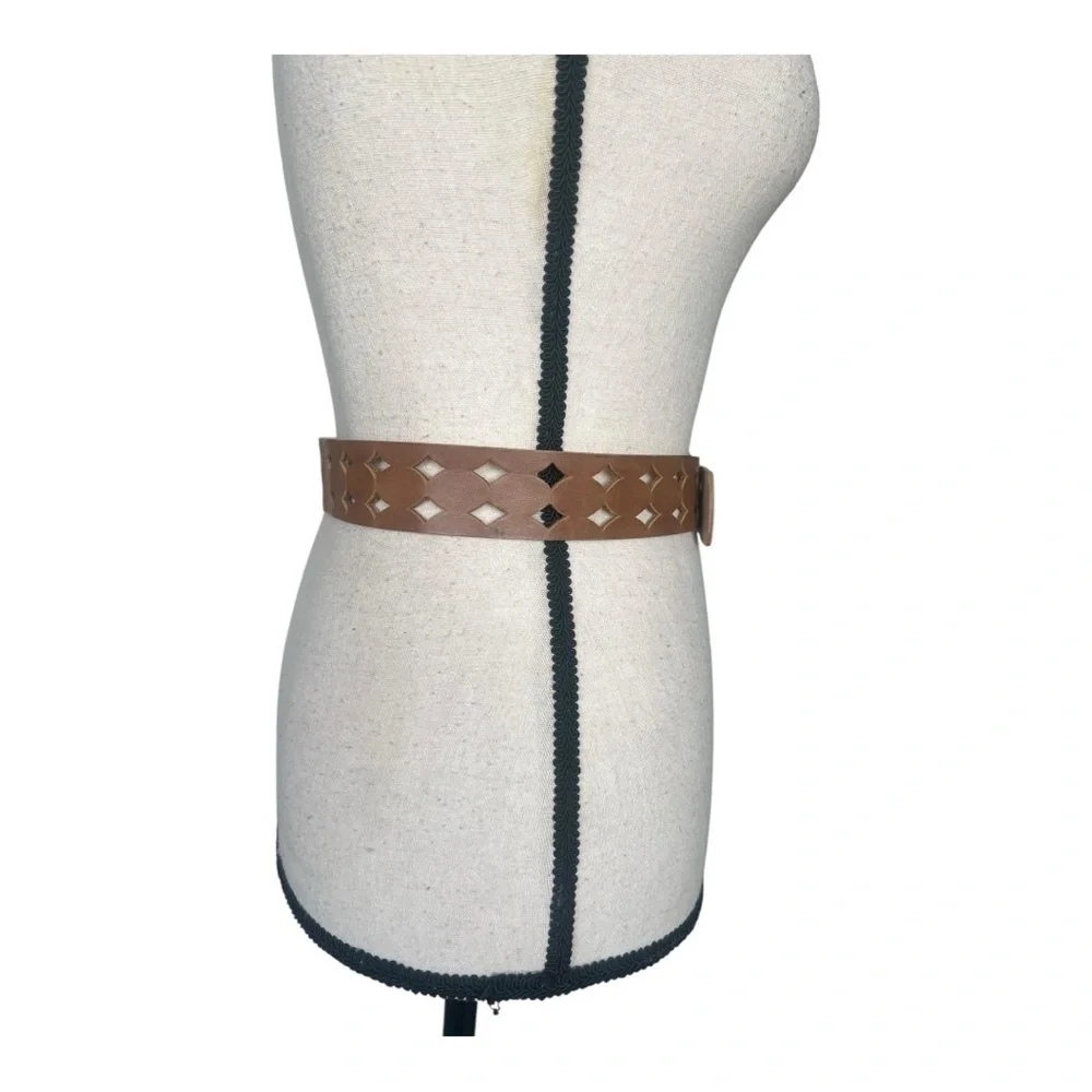 Vintage Brown Leather Belt with Textured Design and Metallic Buckle